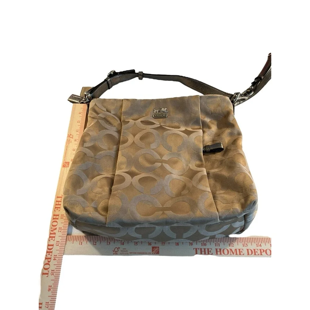 Coach‎ Madison 21121 Shoulder Bag Op Art Sateen Isabelle Fabric Purse Beige